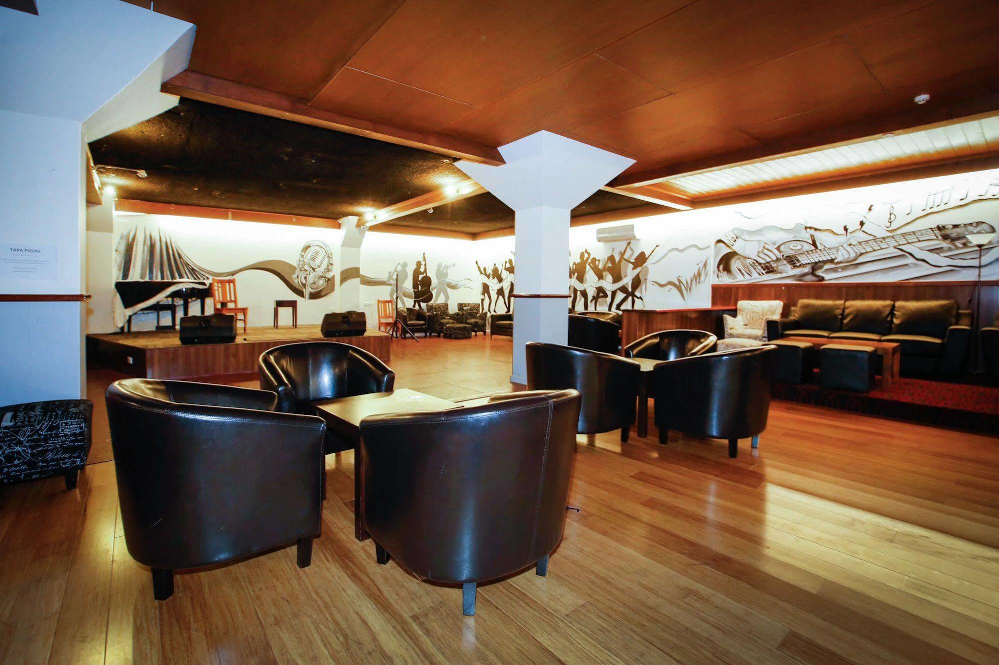 Madison Plaza Τάουνσβιλ Εξωτερικό φωτογραφία